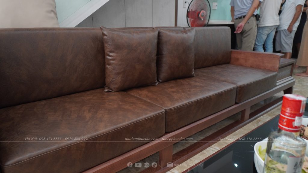 Sofa gõ sồi Nga sơn màu hạt dẻ 